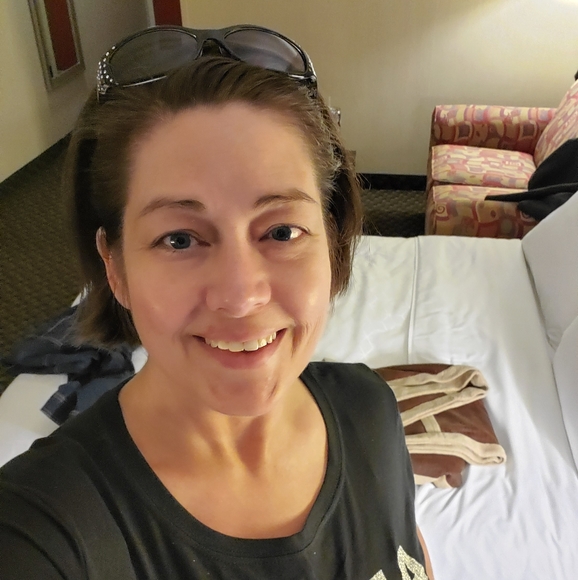 Meet your Posher, Staci - Picture 1 of 1